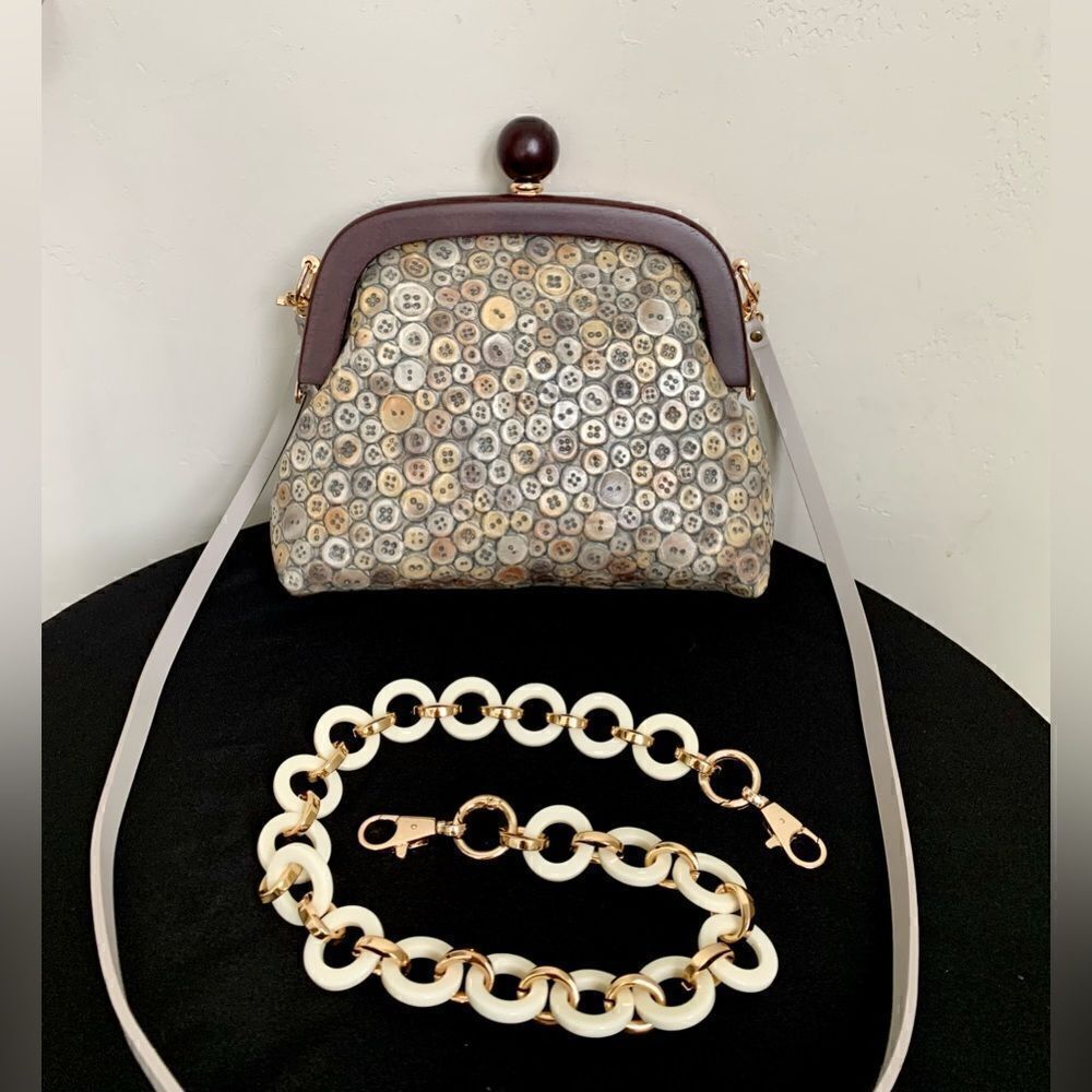 Handmade Genuine Leather Relief Button Pattern Push-lock Clutch/Crossbody - Picture 5 of 16